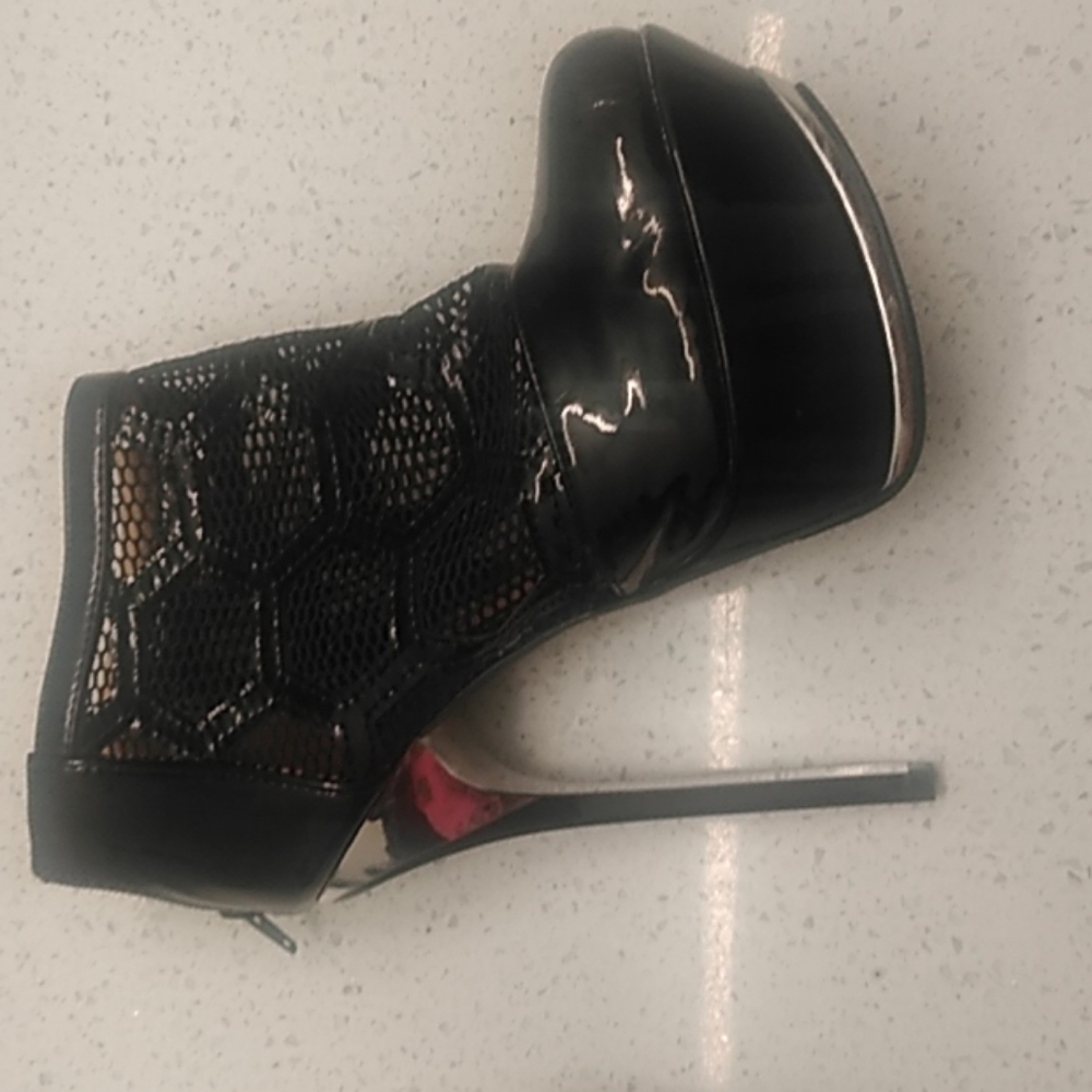 Heels - Picture 2 of 2
